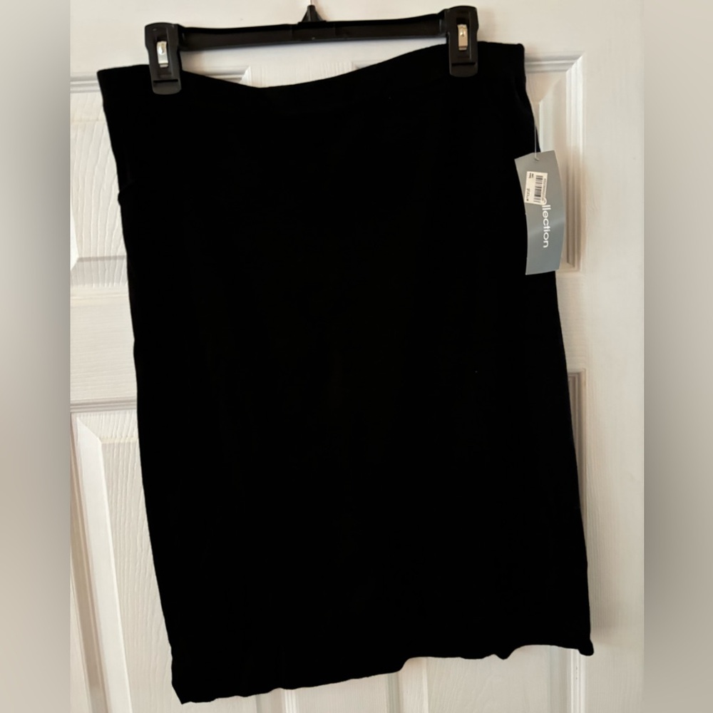 NY Collection at Macy’s, brand new, black knitted skirt, women’s size L.